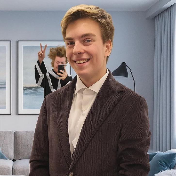 Денис Еремин